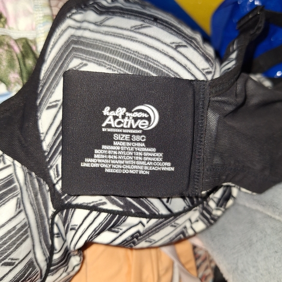 Black and White Geometric Supportive Bra - Picture 4 of 4